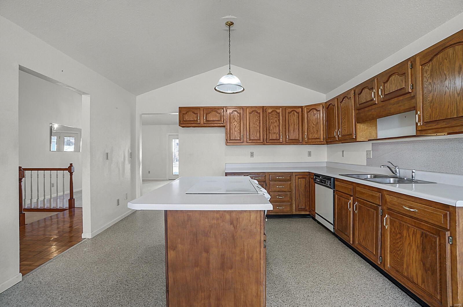 76 Sugarmill Road Troy, IL 62294 - Photo 13 of 27 Gallery Image 13