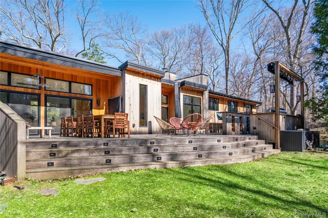 $18,000 | 14 Tall Tree Court, Cold Spring Harbor, NY 11724