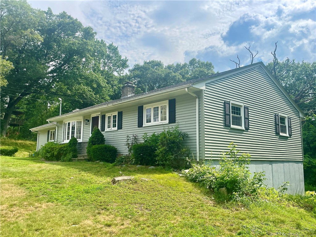 182 Highland Street Woonsocket, RI 02895 - Photo 2 of 29