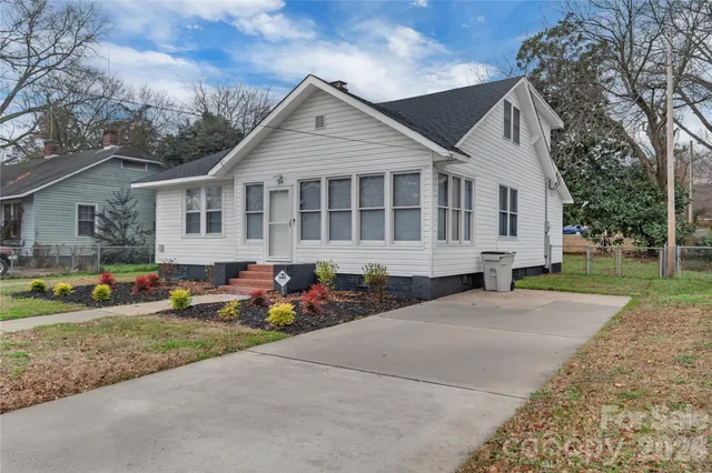 $259,900 | 215 King Street South, Gastonia, NC 28052