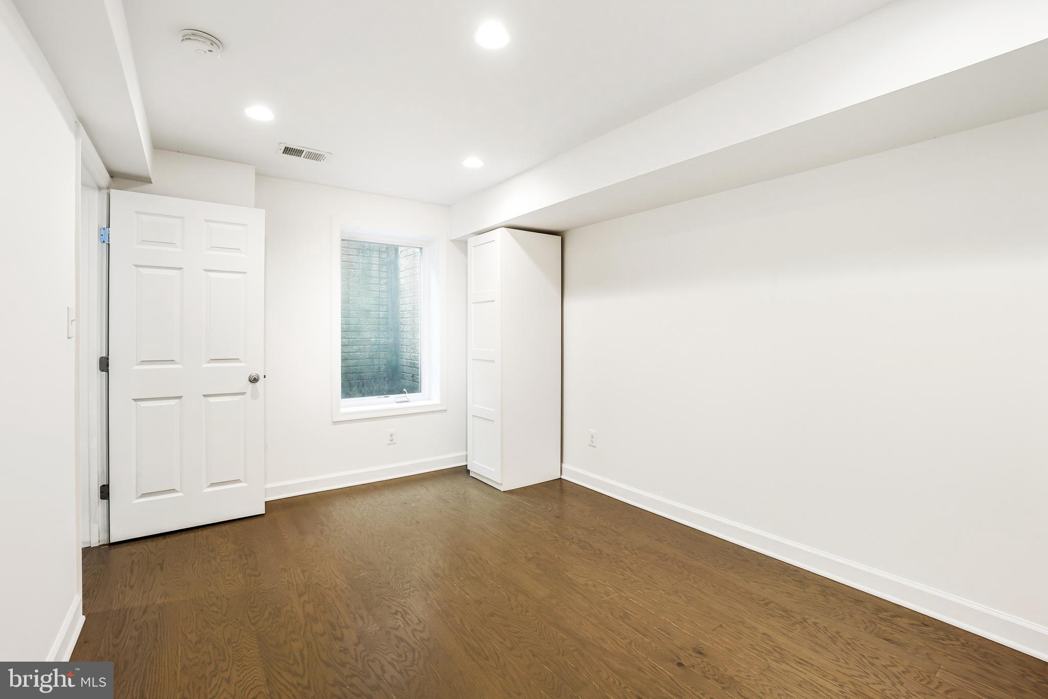 3114 19th Street South Arlington, VA 22204 - Photo 14 of 31 a view of an empty room