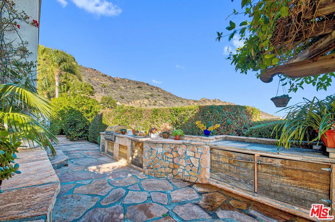 20394 Seaboard Road Malibu, CA 90265 - Photo 27 of 31