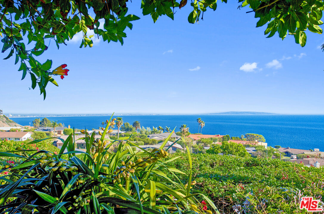 20394 Seaboard Road Malibu, CA 90265 - Photo 3 of 31