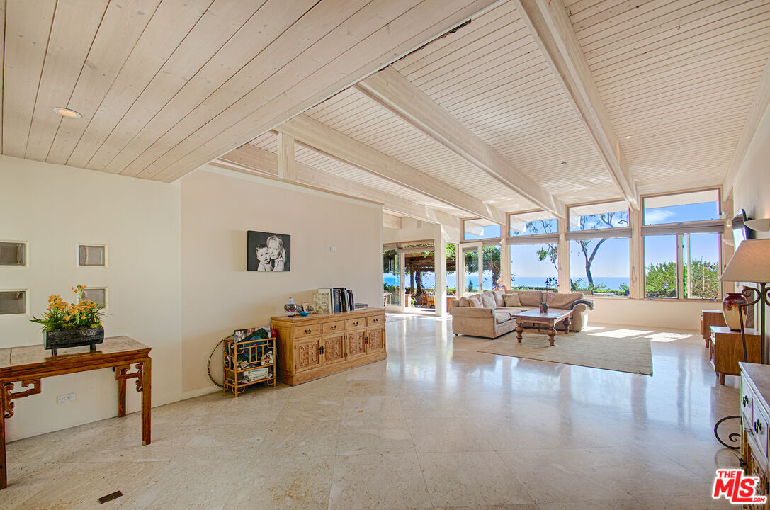 20394 Seaboard Road Malibu, CA 90265 - Photo 6 of 31