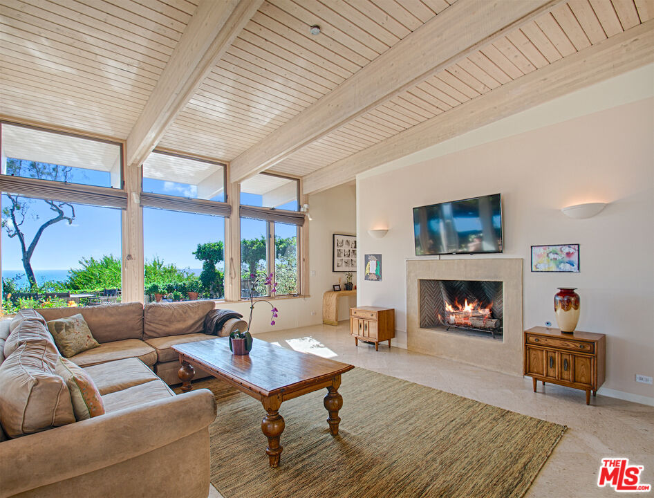 20394 Seaboard Road Malibu, CA 90265 - Photo 8 of 31