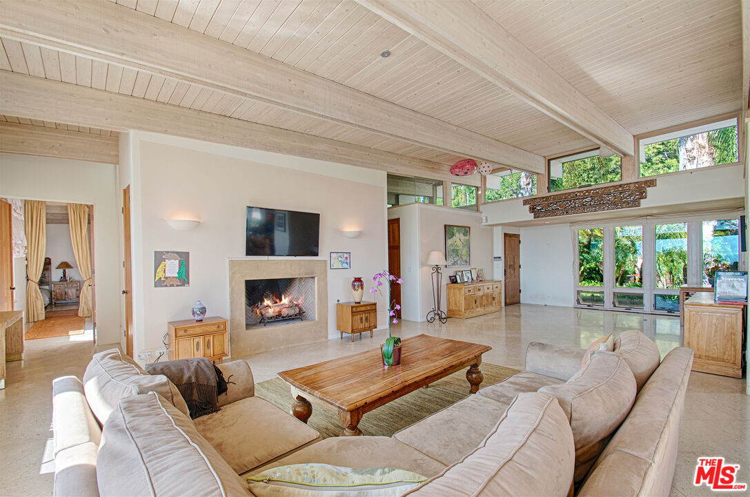 20394 Seaboard Road Malibu, CA 90265 - Photo 9 of 31