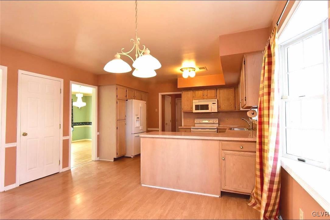 3301 Regal Road Bethlehem, PA 18020 - Photo 6 of 28 KITCHEN