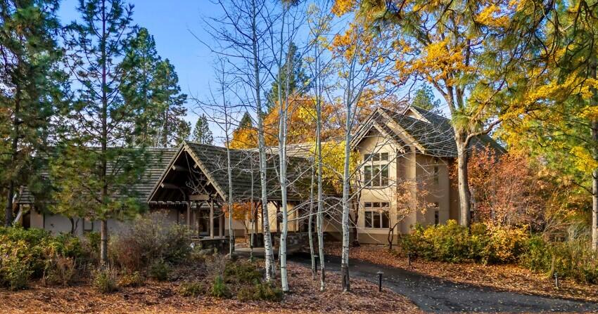 11944 Kestrel Road Klamath Falls, OR 97601 - Photo 1 of 121 Showcased in fall glory!
