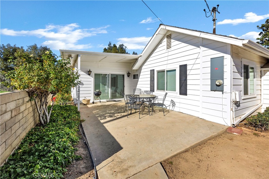 27454 Hemet Street Hemet, CA 92544 - Photo 36 of 51 a view of a house with patio