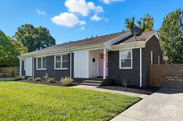 $2,400 | 316 Hollis Road, Charlotte, NC 28209