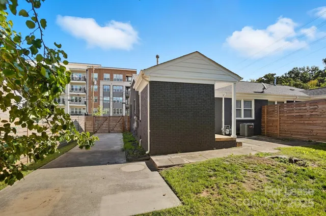 $2,400 | 316 Hollis Road, Charlotte, NC 28209