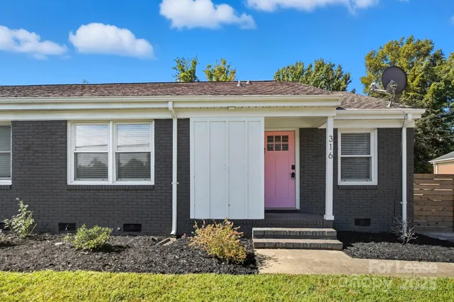 $2,400 | 316 Hollis Road, Charlotte, NC 28209