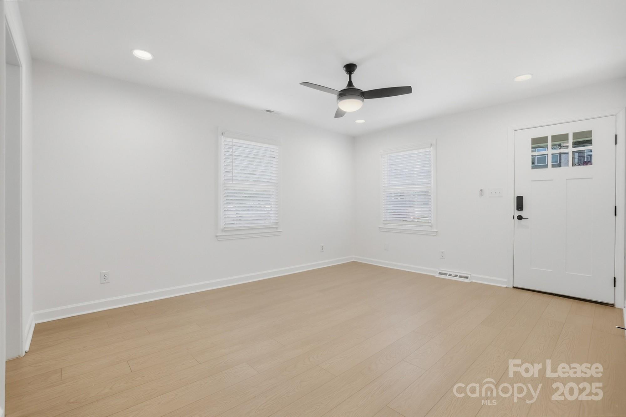 316 Hollis Road Charlotte, NC 28209 - Photo 5 of 37