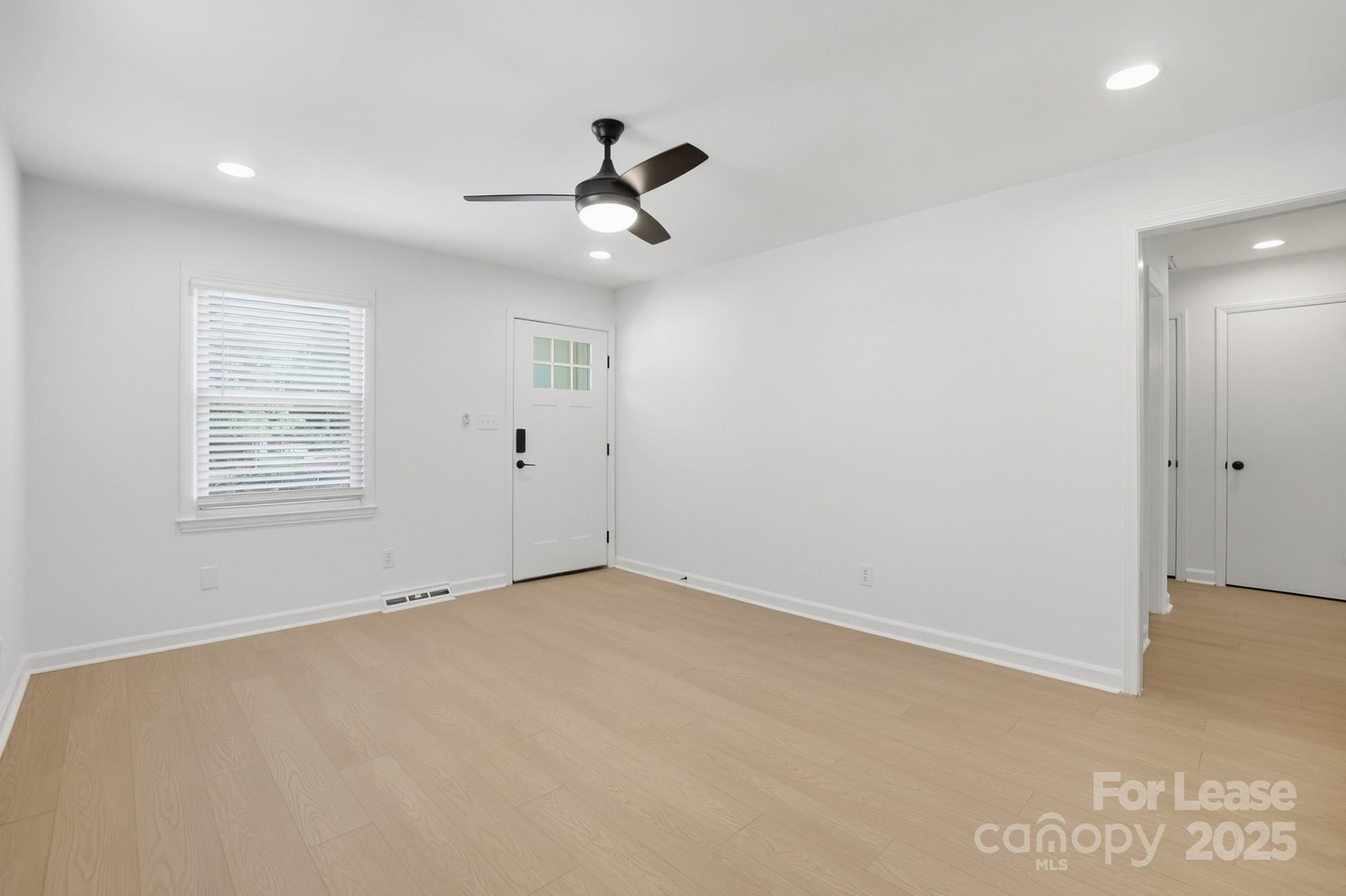 316 Hollis Road Charlotte, NC 28209 - Photo 6 of 37