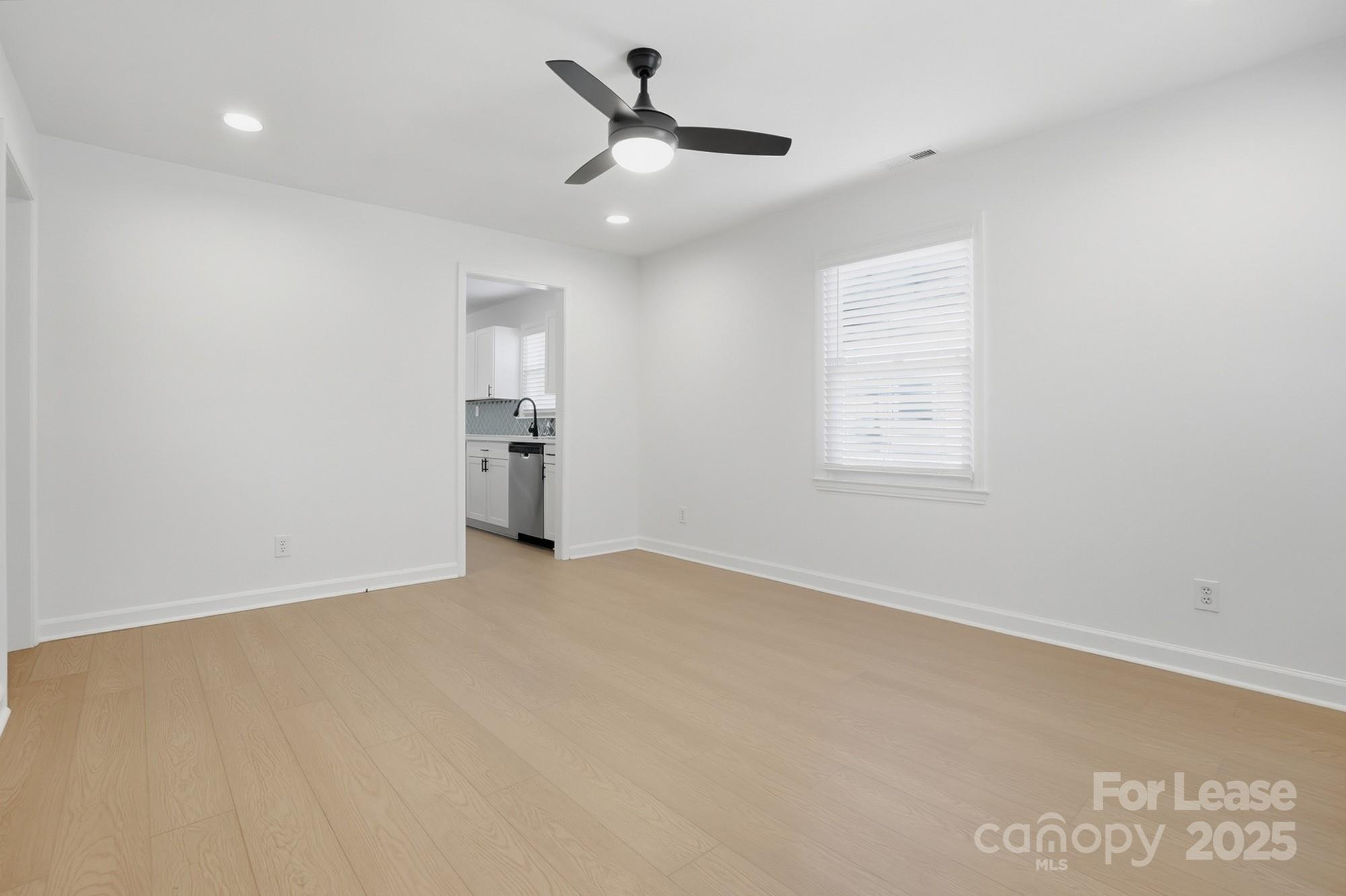 316 Hollis Road Charlotte, NC 28209 - Photo 8 of 37