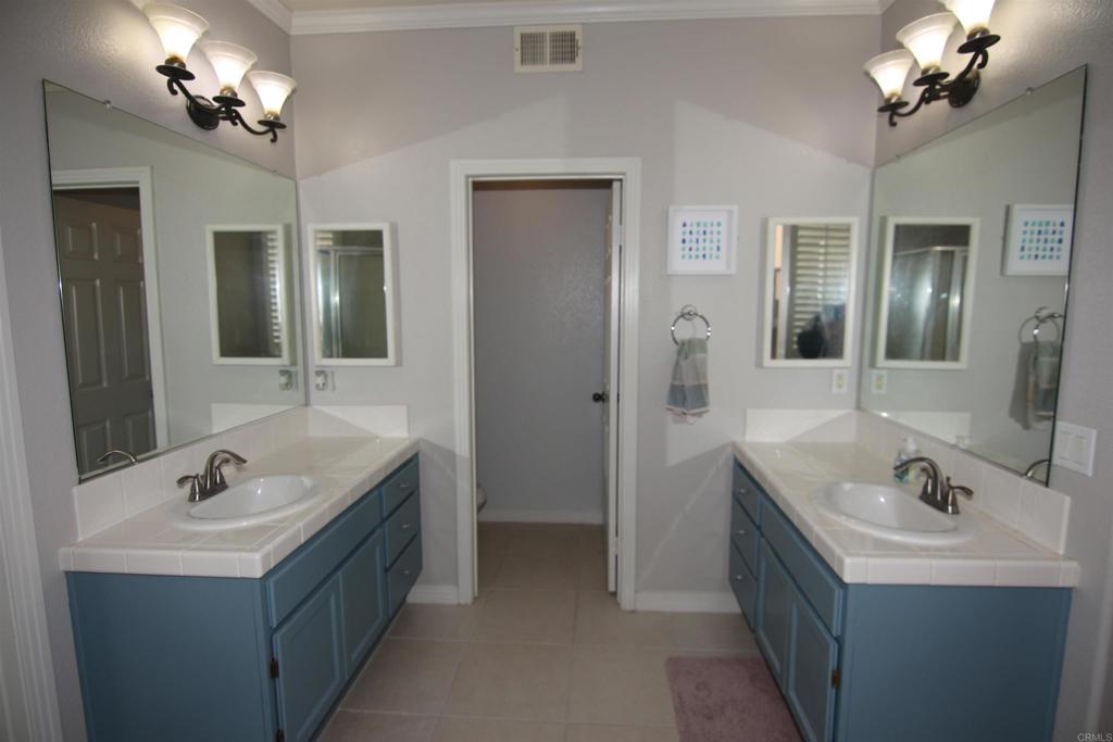445 Poets Square Fallbrook, CA 92028 - Photo 11 of 24