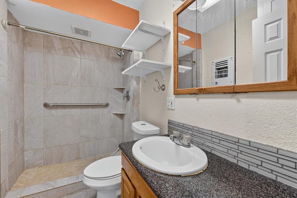 3545 Regal Road Fort Worth, TX 76111 - Photo 17 of 23 Gallery Image 17