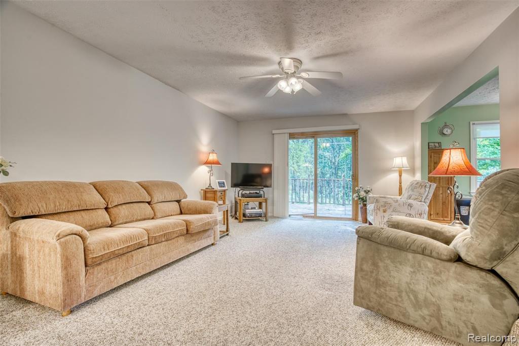 4538 Mason Road Howell, MI 48843 - Photo 8 of 41