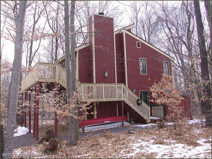 20 Lake Shore Road Pocono Pines, PA 18350 - Photo 1 of 10 Exterior