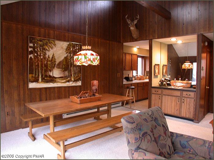 20 Lake Shore Road Pocono Pines, PA 18350 - Photo 4 of 10 Dining area