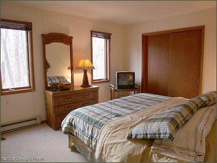 20 Lake Shore Road Pocono Pines, PA 18350 - Photo 7 of 10 Bedroom 2