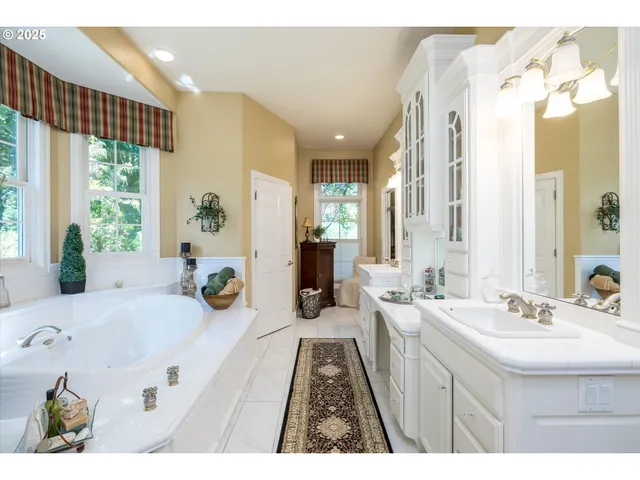 $2,250,000 | 35853 Tennessee Road Southeast, Albany, OR 97322