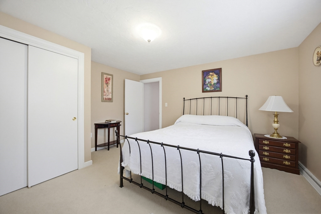 85 Dawson Drive Needham, MA 02492 - Photo 15 of 27