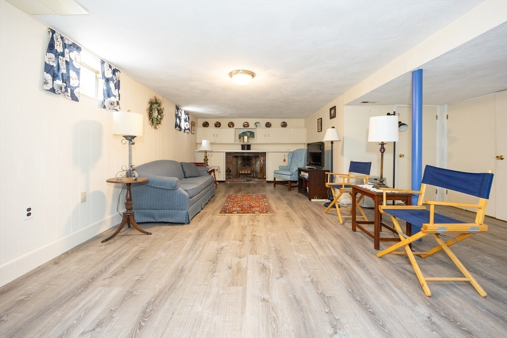 85 Dawson Drive Needham, MA 02492 - Photo 20 of 27