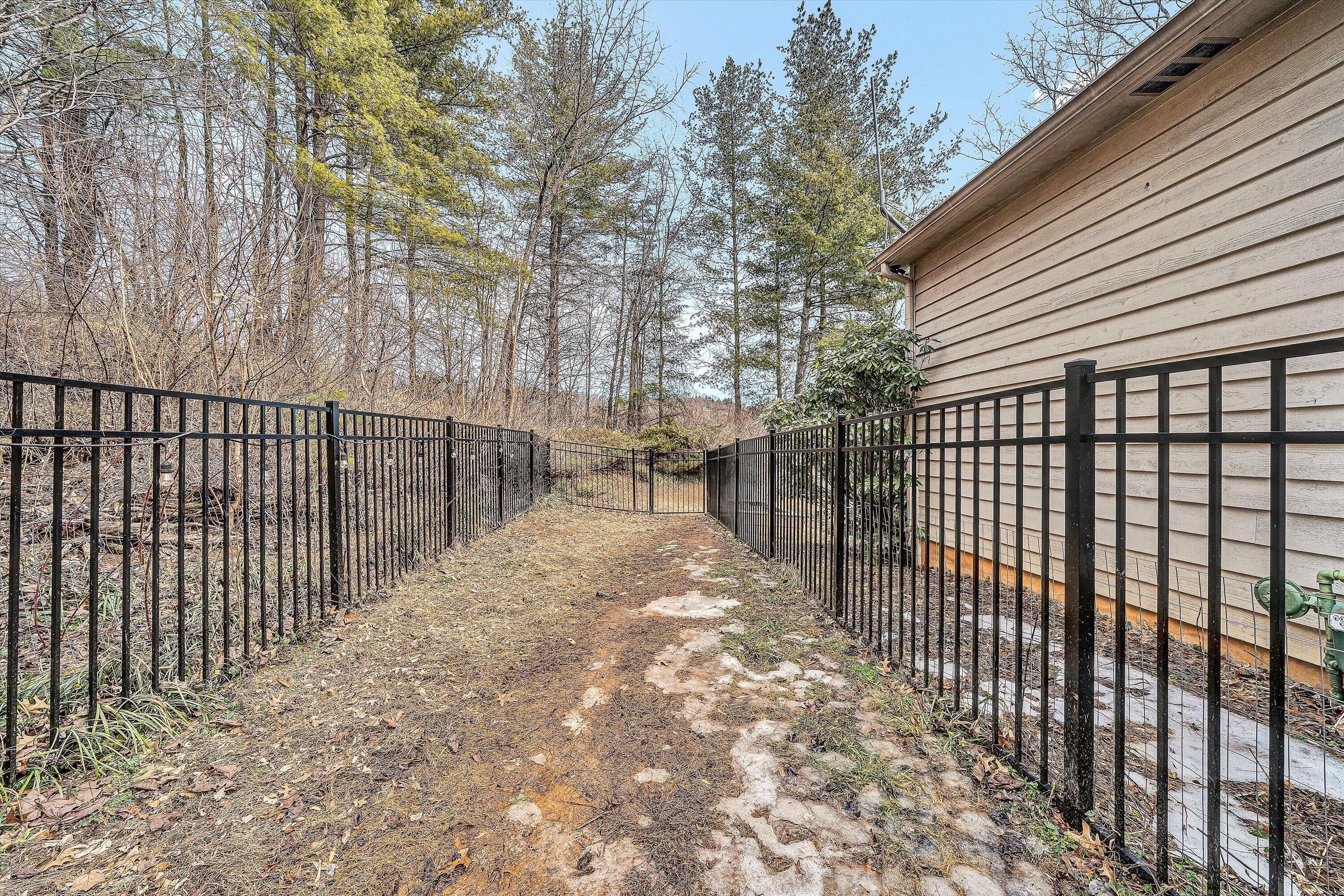 7141 Bent Mountain Road Roanoke, VA 24018 - Photo 44 of 51 44-VM-00338