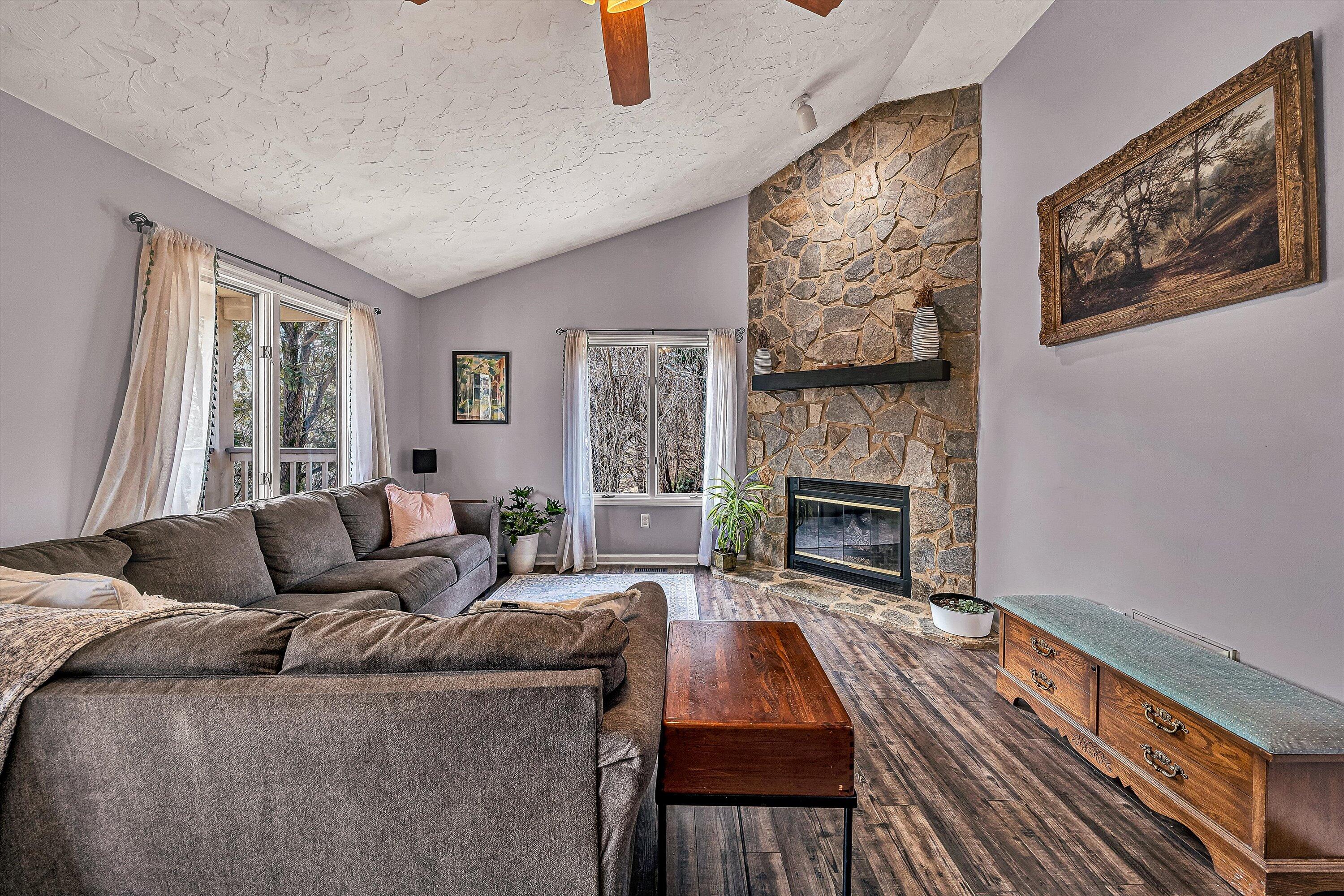7141 Bent Mountain Road Roanoke, VA 24018 - Photo 5 of 51 05-VM-00296