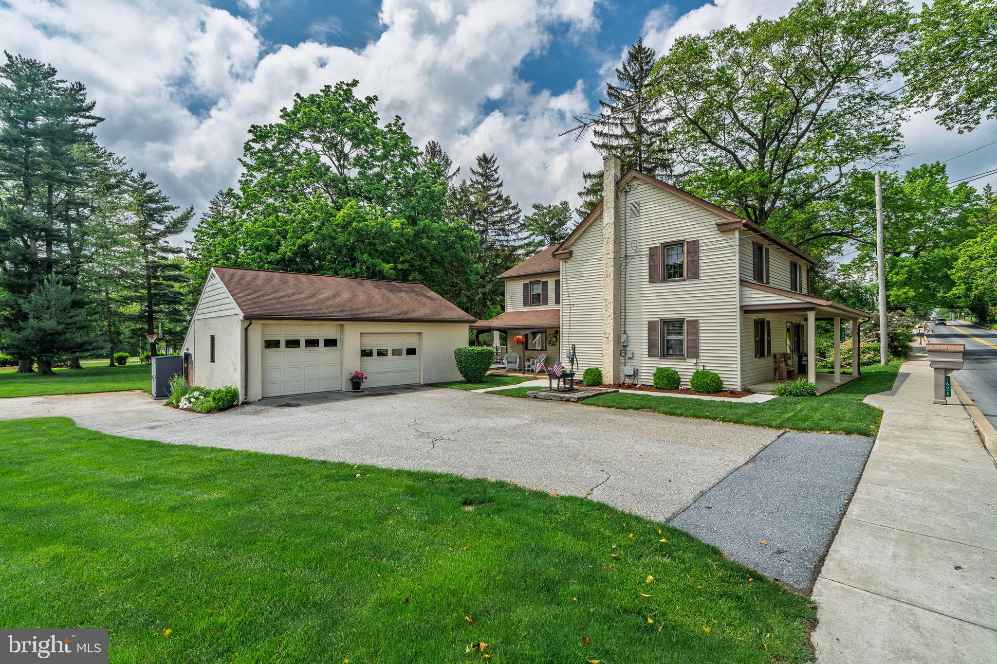 1626 Lampeter Road Lancaster, PA 17602 - Photo 4 of 77 Gallery Image 4