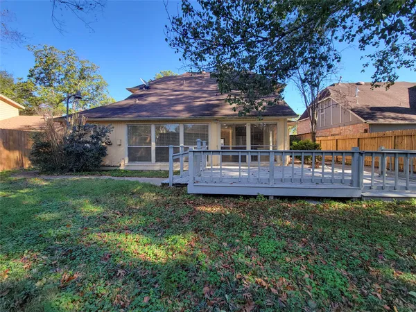 $2,045 | 6215 Francis Marion Drive, Houston, TX 77091