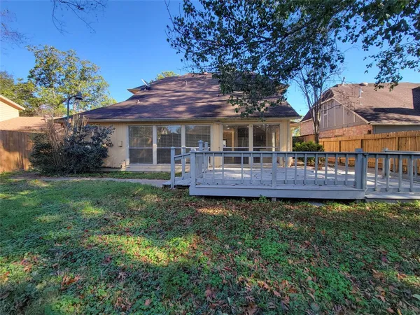 $2,045 | 6215 Francis Marion Drive, Houston, TX 77091