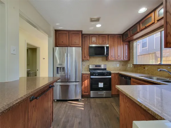 $2,045 | 6215 Francis Marion Drive, Houston, TX 77091