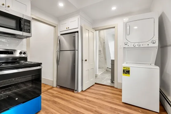 $2,400 | 6 Mt Vernon Street, Unit 3, Marblehead, MA 01945