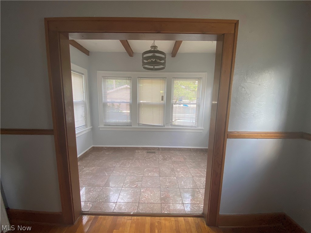 899 Clarence Road Cleveland Heights, OH 44121 - Photo 21 of 24 Sunroom