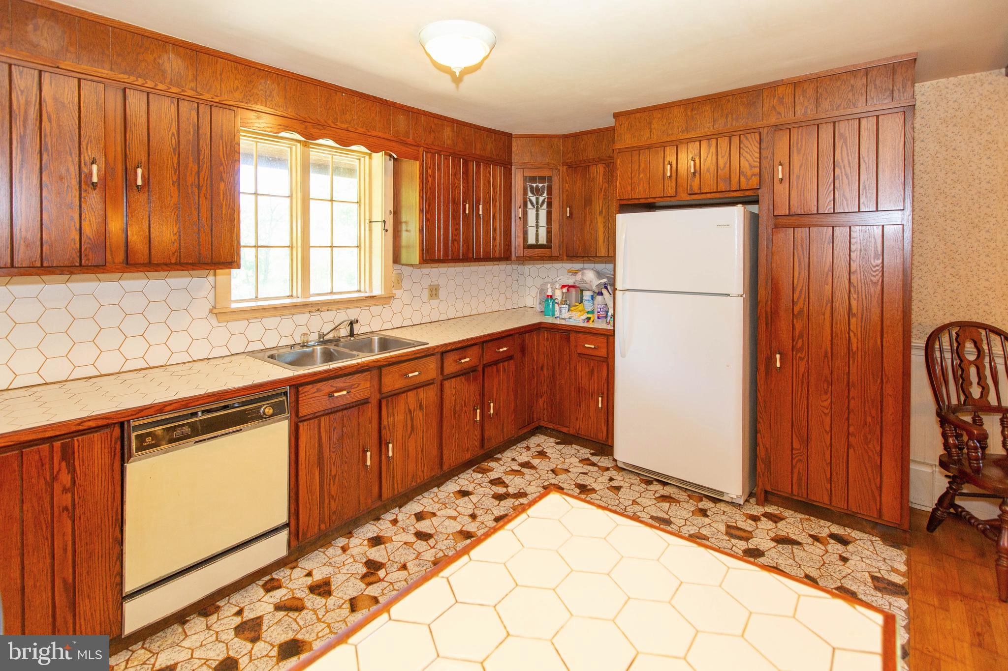 114 Wissinger Road Boyertown, PA 19512 - Photo 9 of 33 Large Kitchen