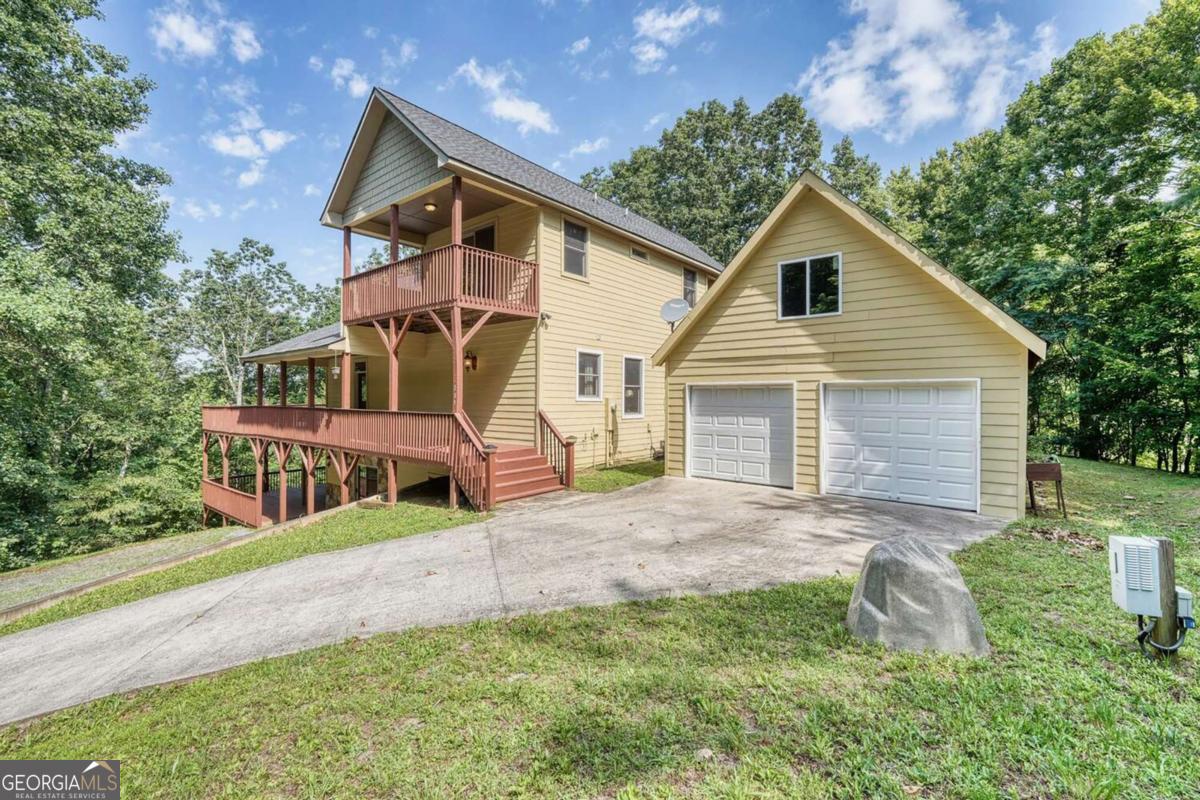 235 Oak Rdg Estate Murphy, NC 28906 - Photo 2 of 54 a front view of house with yard and green space