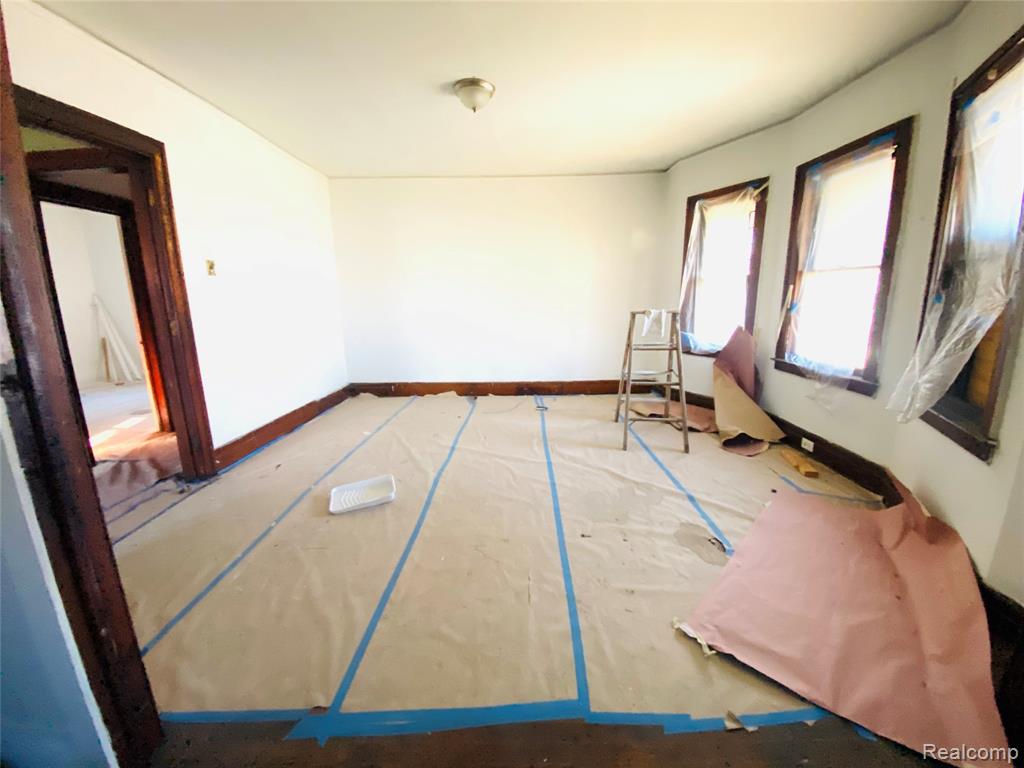 3064 Harding Street Detroit, MI 48214 - Photo 6 of 25 Gallery Image 6