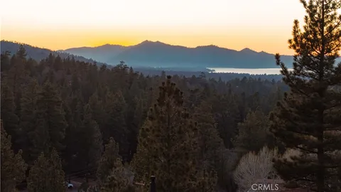 $769,000 | 43911 Yosemite Drive, Big Bear Lake, CA 92315
