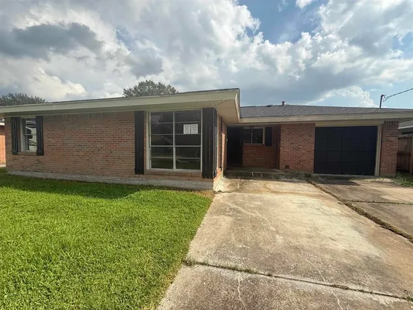 $109,440 | 701 Sherrill Street, Orange, TX 77630