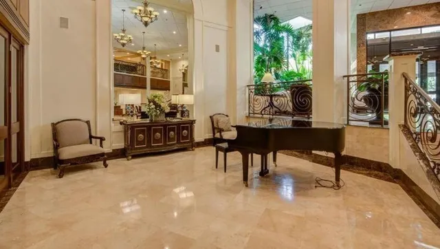 $145,000 | 3525 Sage Road, Unit 718, Houston, TX 77056