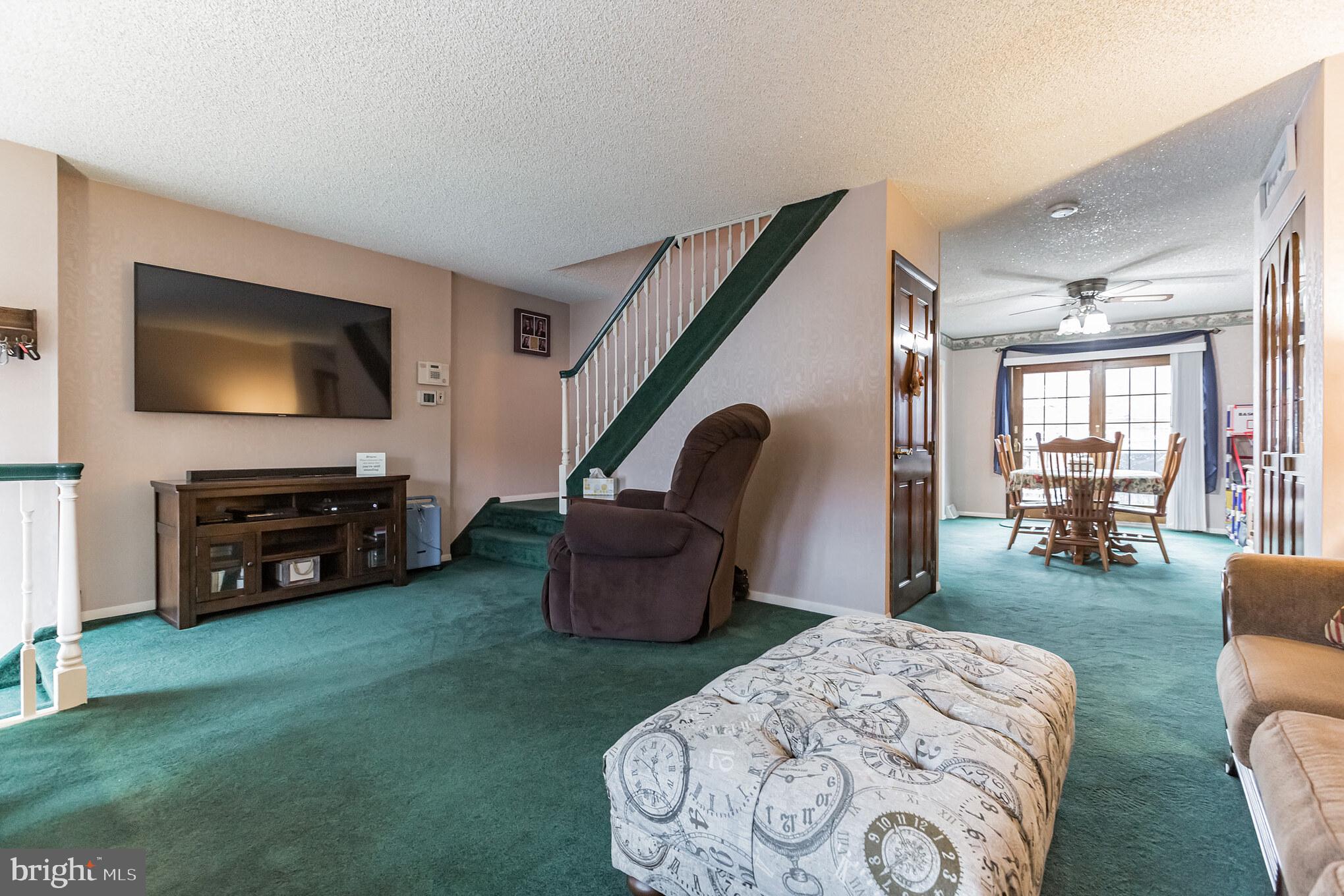 12111 Medford Road Philadelphia, PA 19154 - Photo 3 of 29