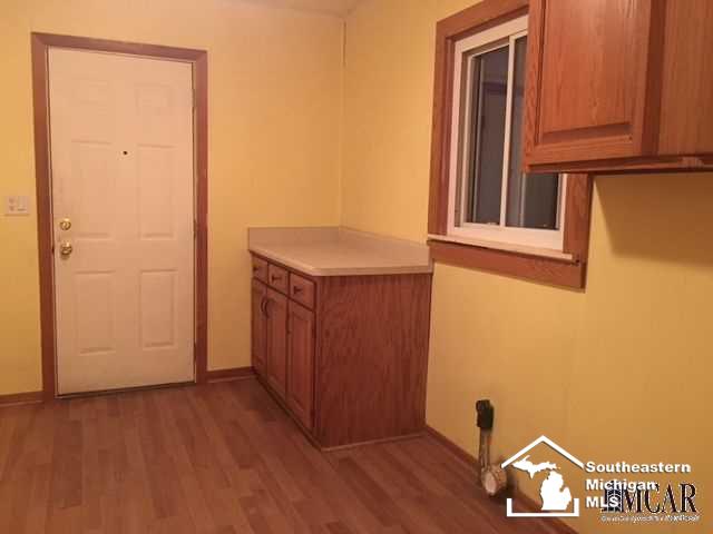 7595 Douglas Road Lambertville, MI 48144 - Photo 4 of 8 21436000-3.JPG