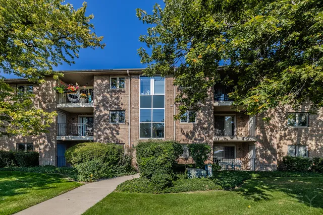 $280,000 | 10288 SW Highway, Unit 3D, Chicago Ridge, IL 60415