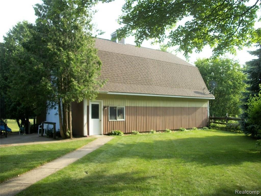 3810 South Sandusky Road Peck, MI 48466 - Photo 21 of 26 This is a view of the pole barn.