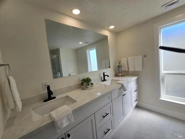 $329,000 | 351 CÃrculo San Blas, Rohnert Park, CA 94928