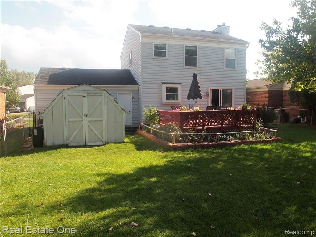 44030 Applewood Road Canton, MI 48188 - Photo 2 of 15 P1016234.JPG