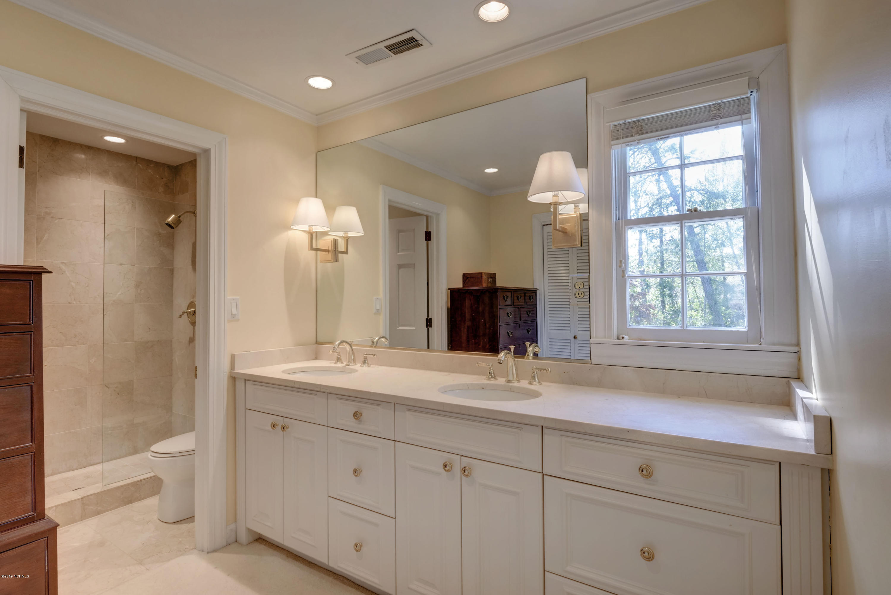 1936 Hawthorne Road Wilmington, NC 28403 - Photo 18 of 33 Master Vanity