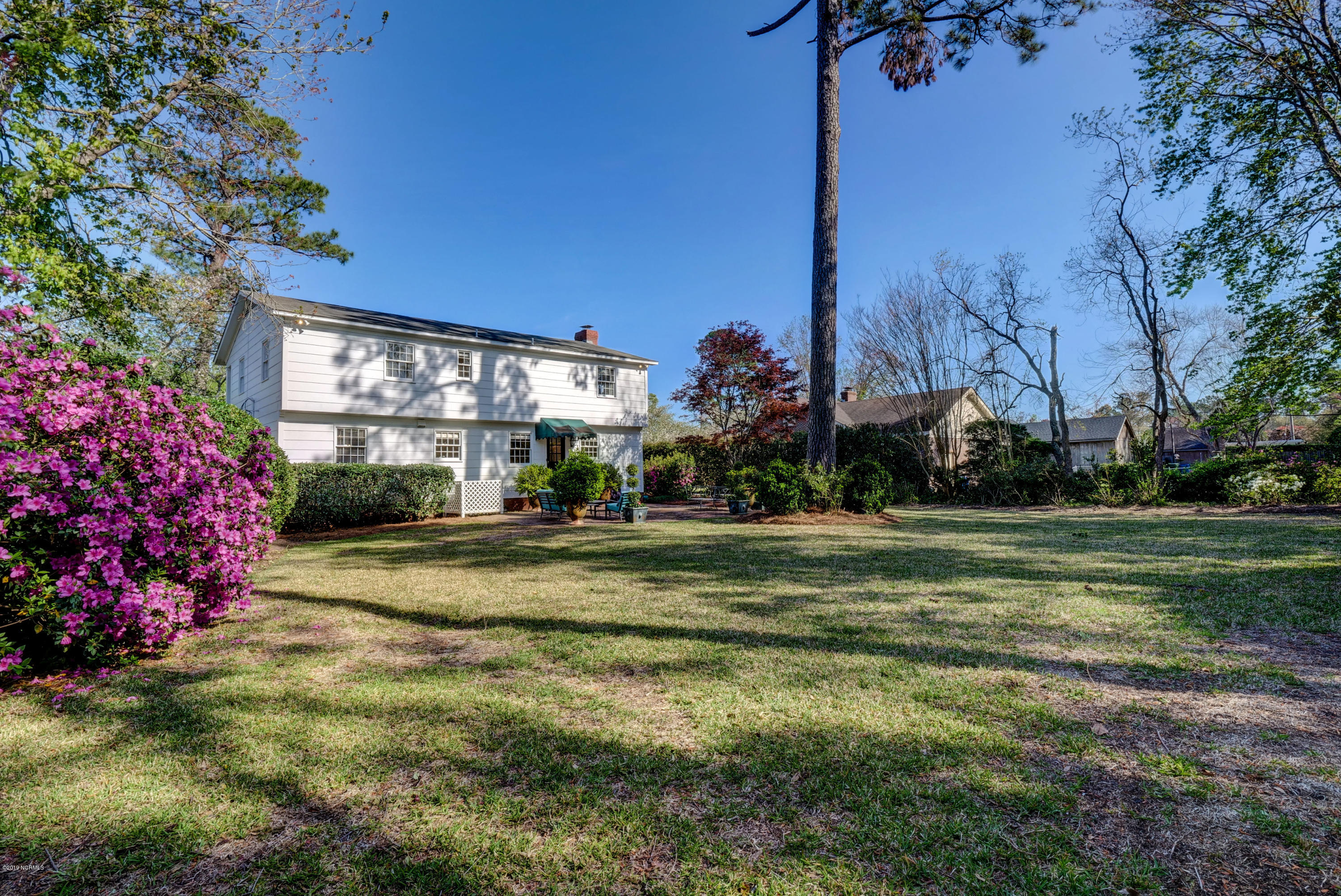 1936 Hawthorne Road Wilmington, NC 28403 - Photo 27 of 33 Large Backyard